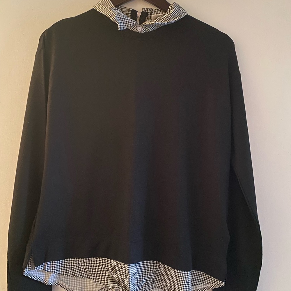 Chic Black Blouse with Checkered Collar